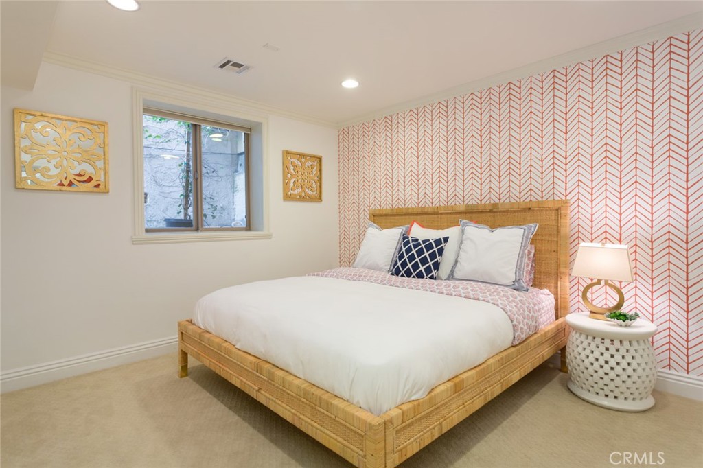 918 Monterey Boulevard Property Photo 18