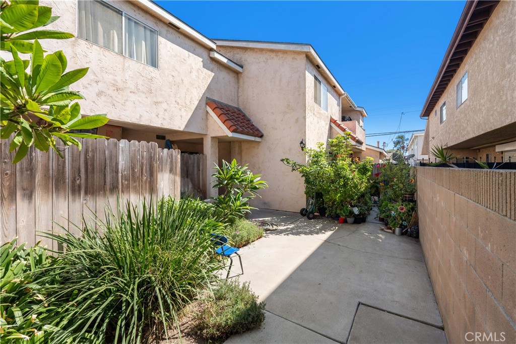 1110 W 163rd Street Property Photo 3