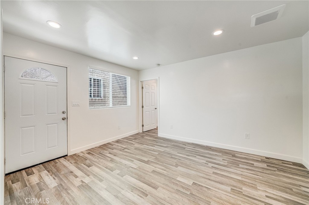 916 W 88th Street Property Photo 19