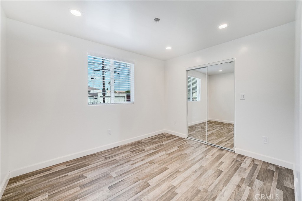 916 W 88th Street Property Photo 20