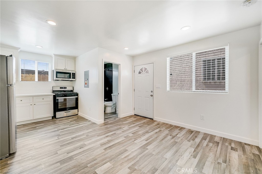 916 W 88th Street Property Photo 21