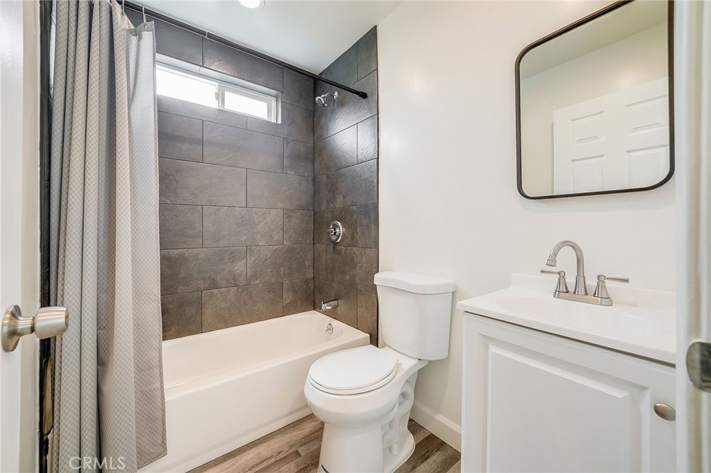 916 W 88th Street Property Photo 25