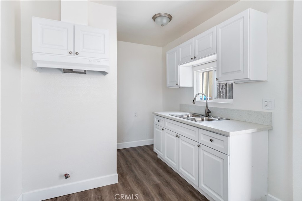 916 W 88th Street Property Photo 28