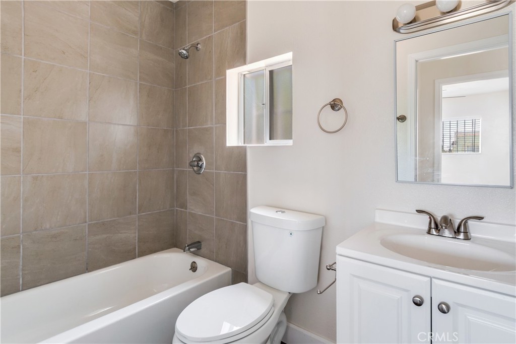 916 W 88th Street Property Photo 29