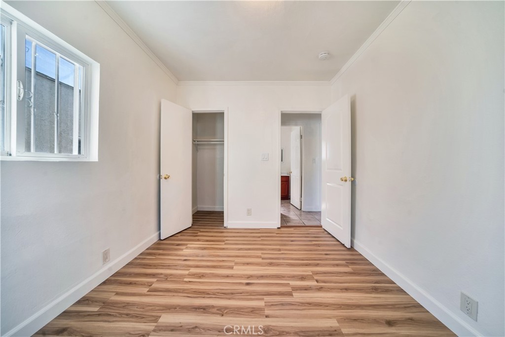 916 W 88th Street Property Photo 35