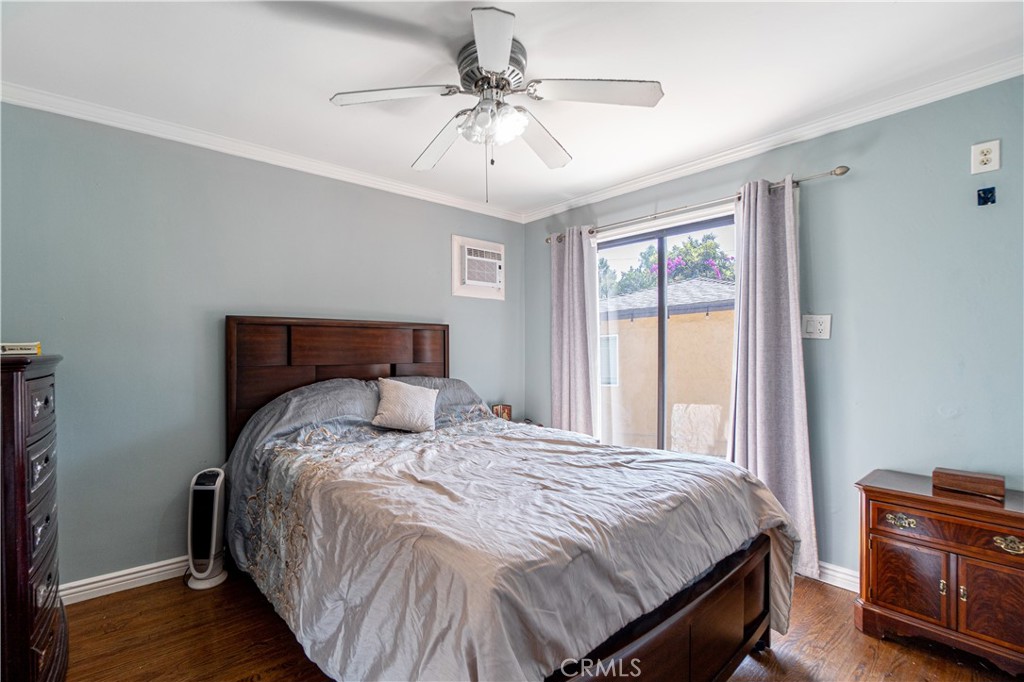 1562 W 31st Street Property Photo 9