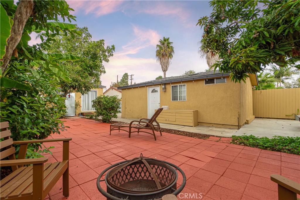 1562 W 31st Street Property Photo 15
