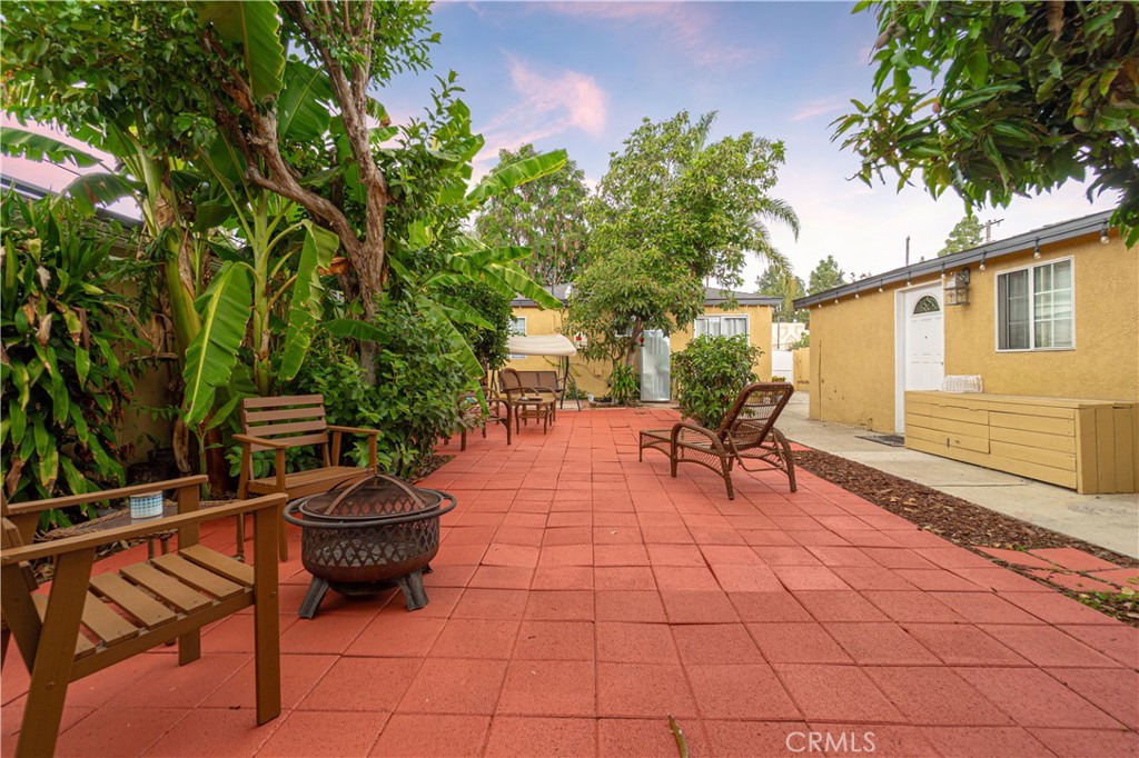 1562 W 31st Street Property Photo 16