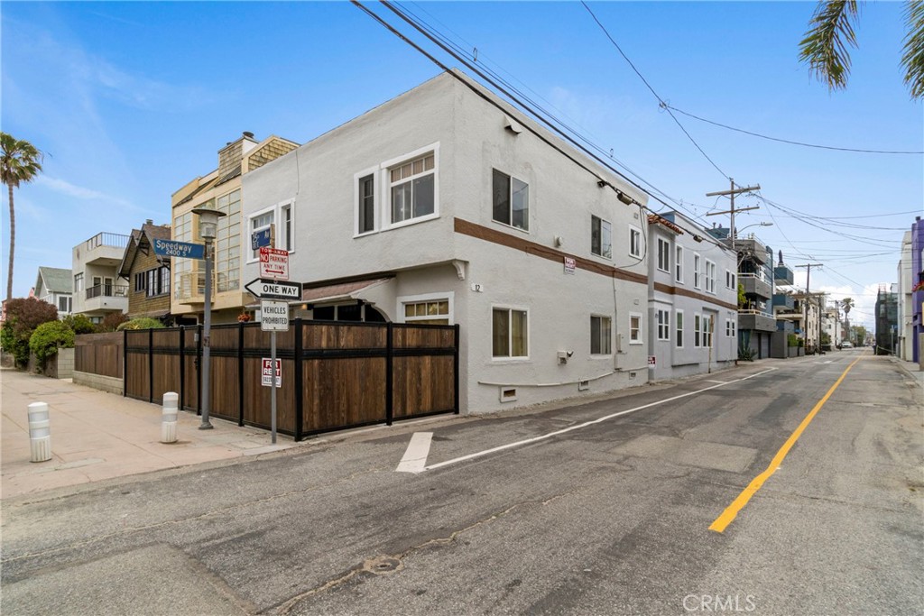 12 25th Place Property Photo 1