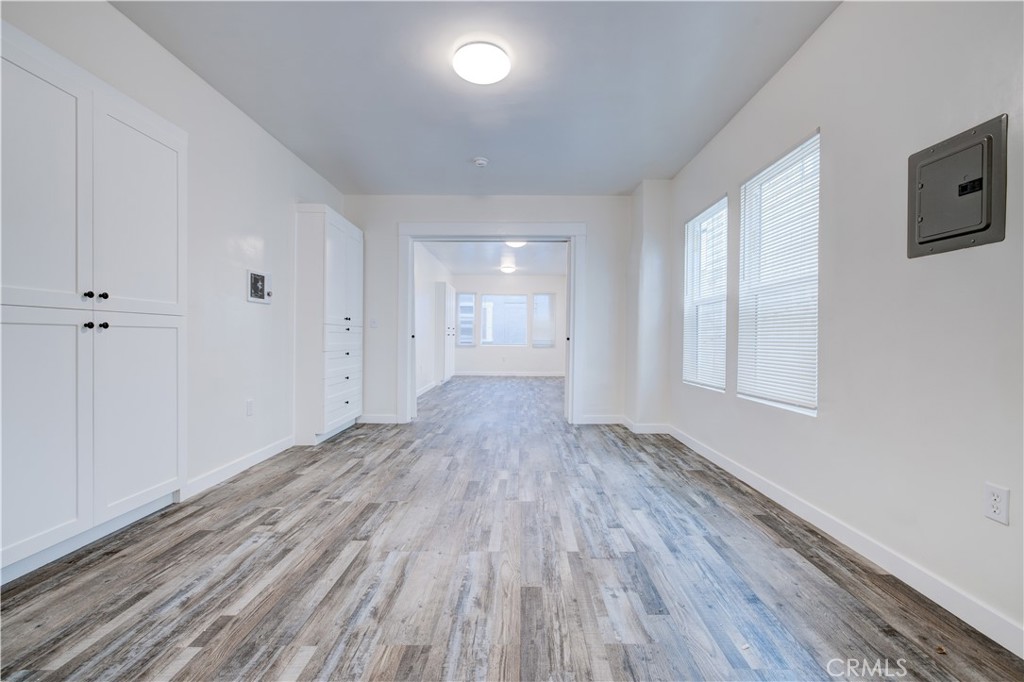 12 25th Place Property Photo 3