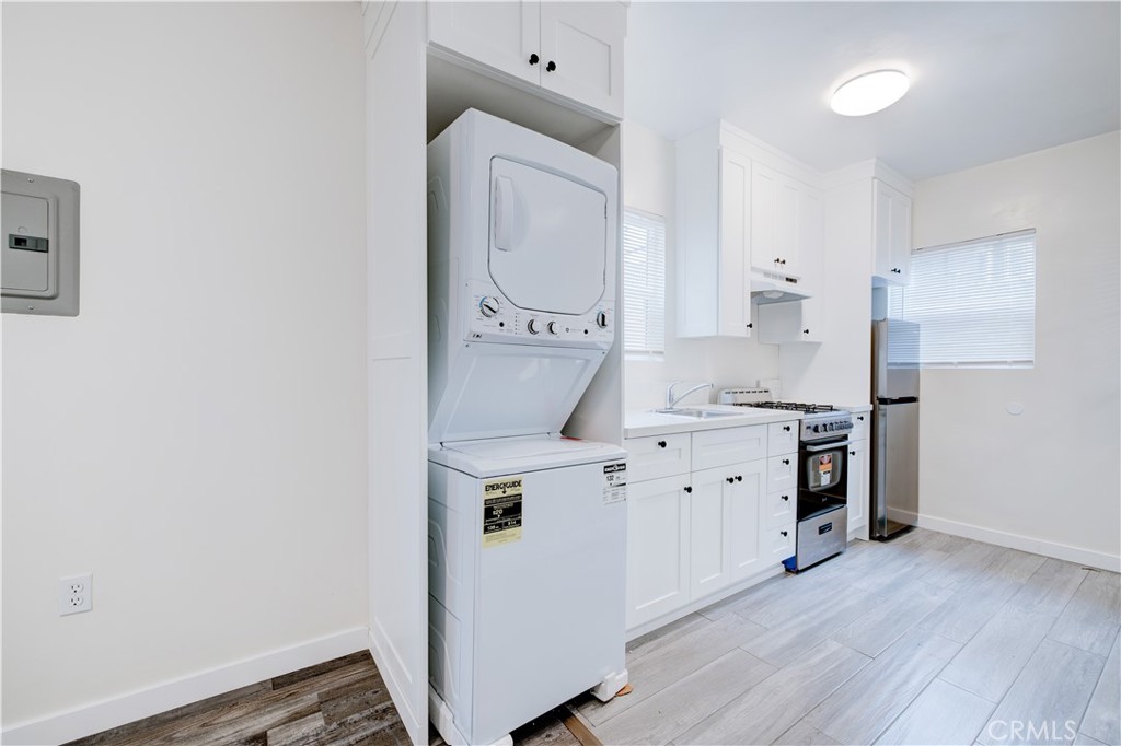 12 25th Place Property Photo 13