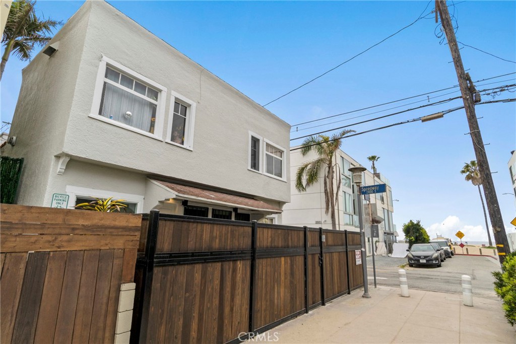 12 25th Place Property Photo 19