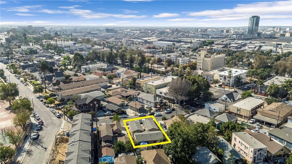1825 E 3rd Street Property Photo 4