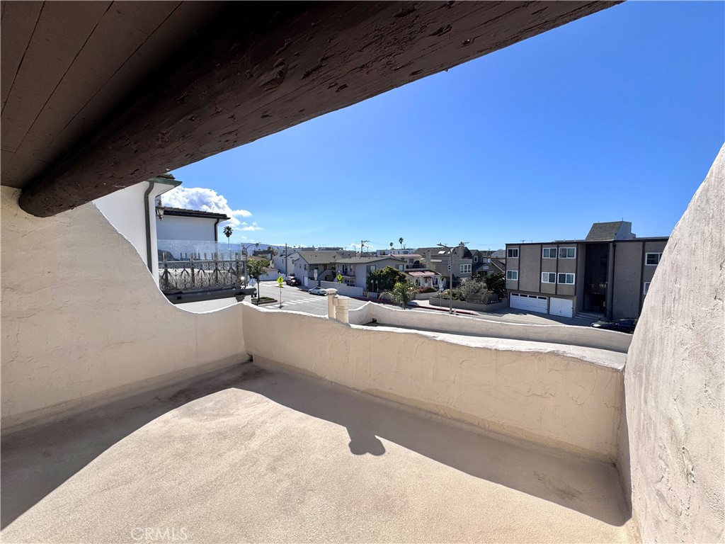 1912 Hermosa Avenue Property Photo 8