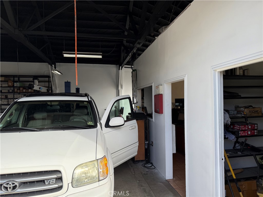 25807 Walnut Street Property Photo 6