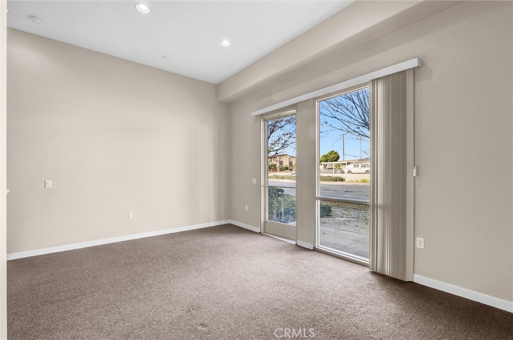1602 W Artesia Square A Property Photo 3
