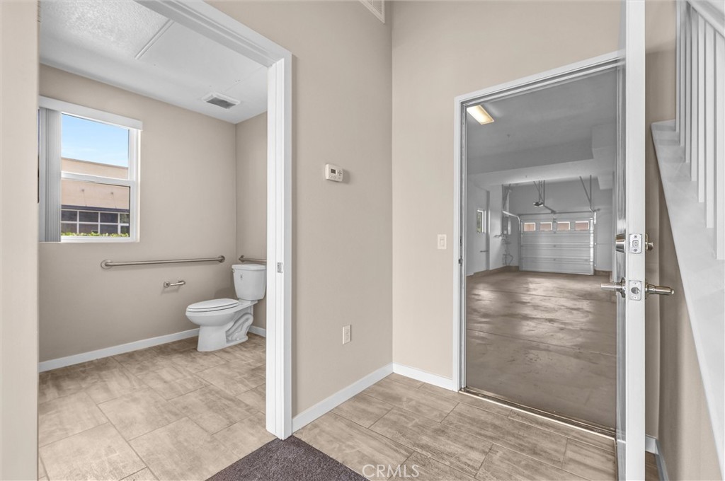 1602 W Artesia Square A Property Photo 4