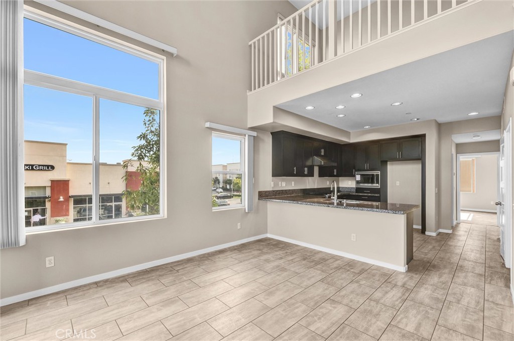 1602 W Artesia Square A Property Photo 7