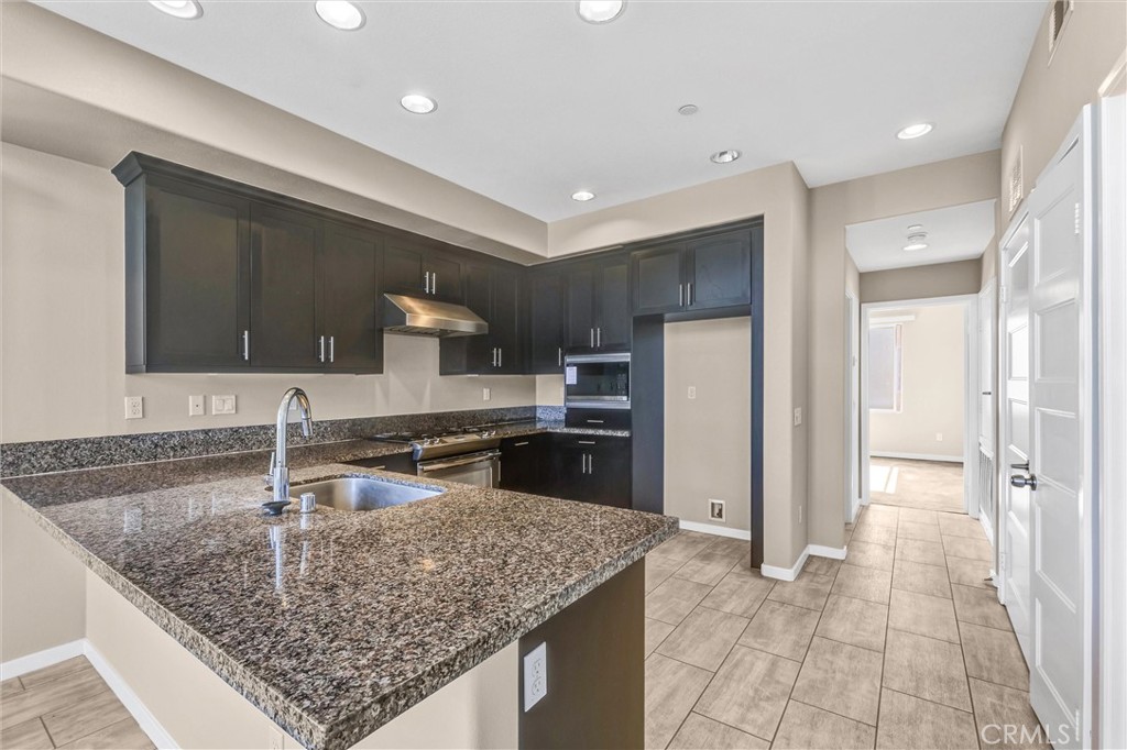 1602 W Artesia Square A Property Photo 10