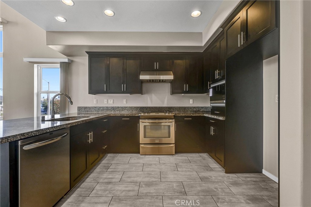 1602 W Artesia Square A Property Photo 12