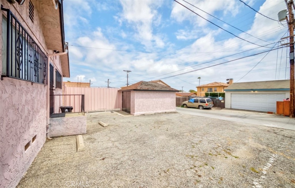 841 W 9th Street Property Photo 6