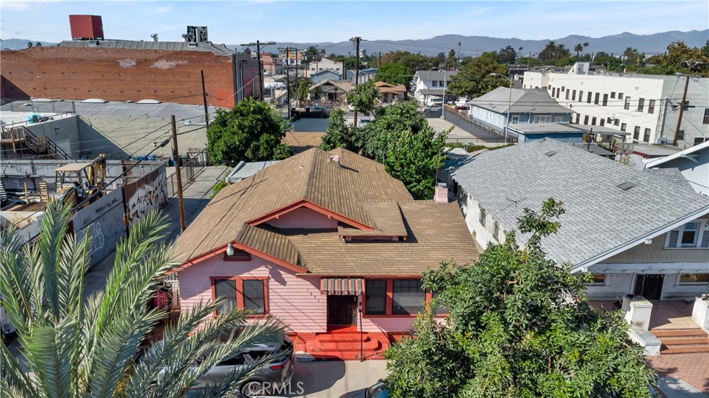 1643 W 46th Street Property Photo 1