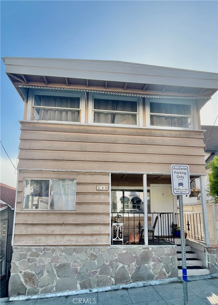 230 Metropole Avenue Property Photo