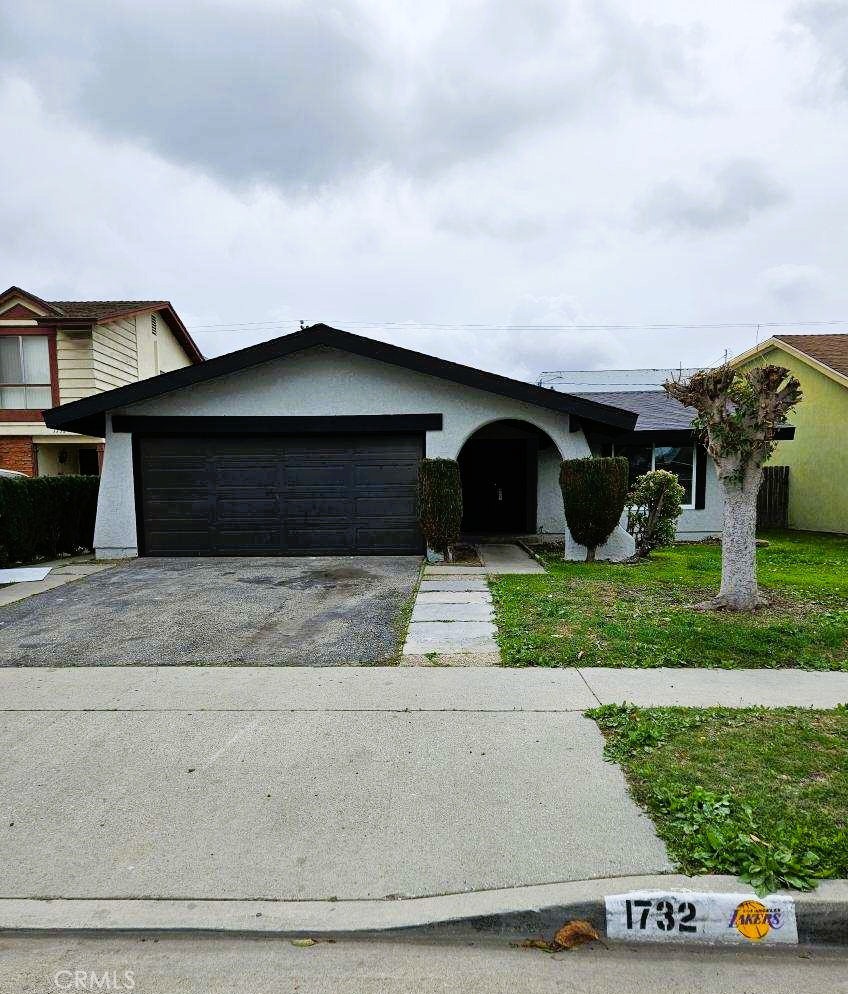1732 E Cyrene Drive Property Photo