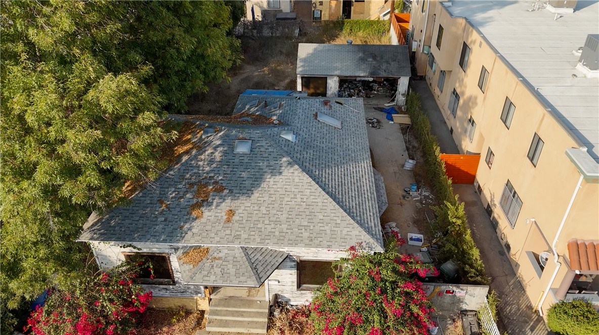 1167 W 29th Street Property Photo 2