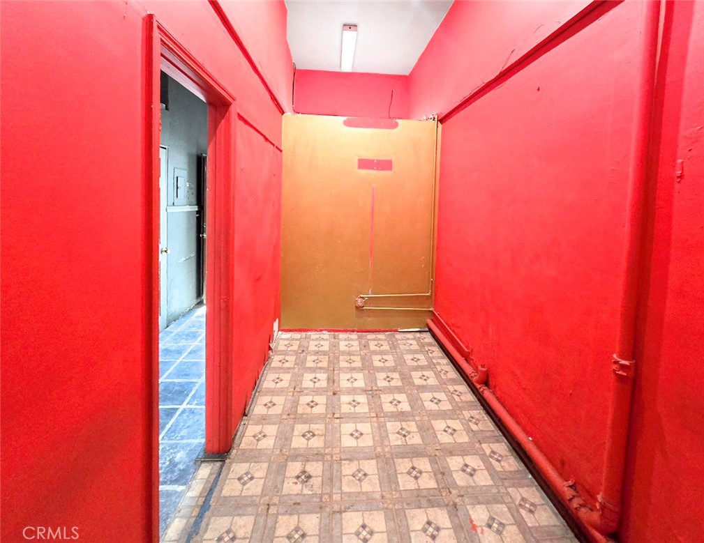 1123 N La Brea Avenue Property Photo 10