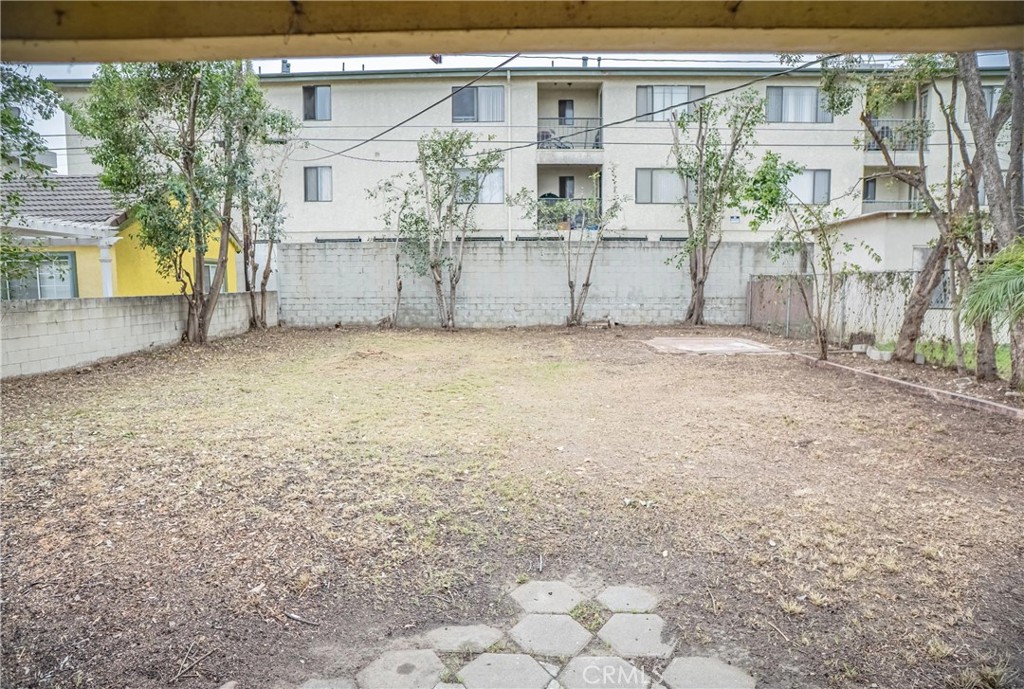 13023 Cordary Avenue Property Photo 4