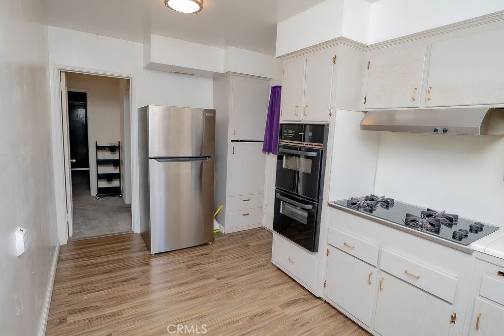 13023 Cordary Avenue Property Photo 7