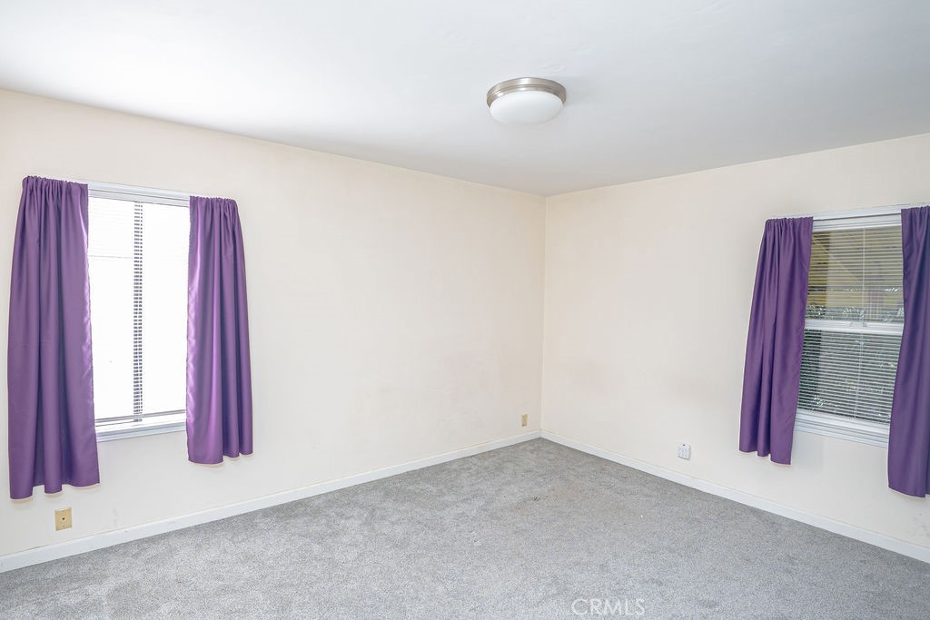 13023 Cordary Avenue Property Photo 9