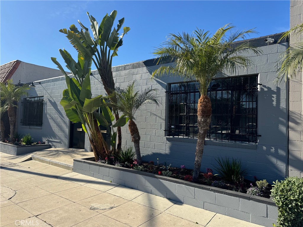 1731 1733 Border Avenue Property Photo