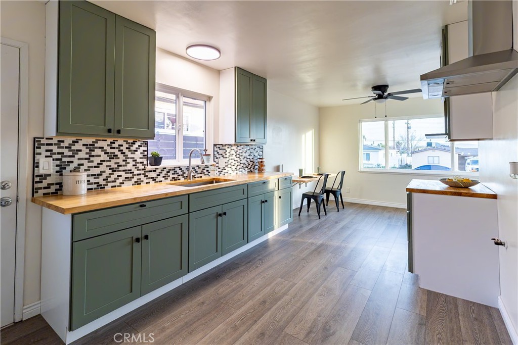 25542 Edgemont Drive Property Photo 3