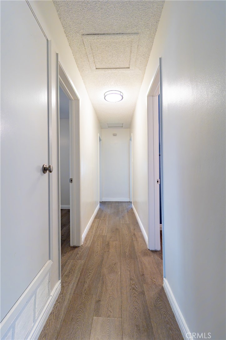 25542 Edgemont Drive Property Photo 7