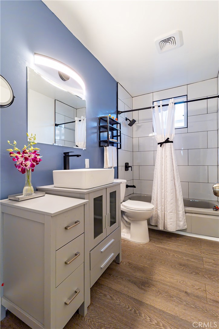 25542 Edgemont Drive Property Photo 8