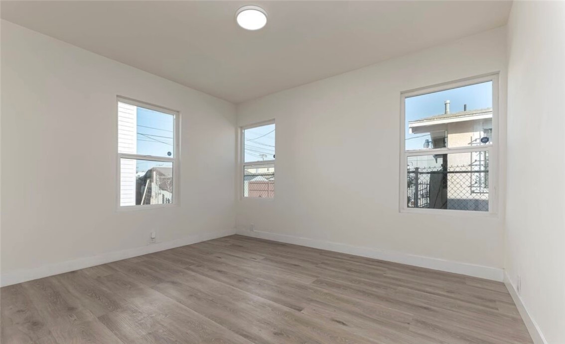 1435 W 53rd Street Property Photo 8