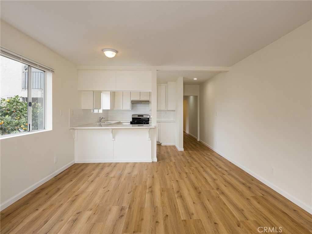730 W 5th Street Property Photo 9
