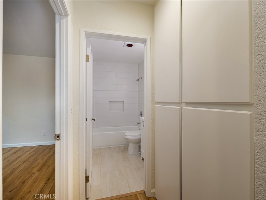 730 W 5th Street Property Photo 16