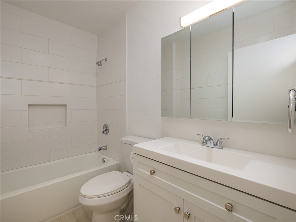 730 W 5th Street Property Photo 17