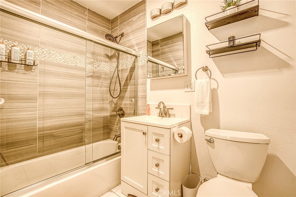 1075 Coronado Avenue Property Photo 6