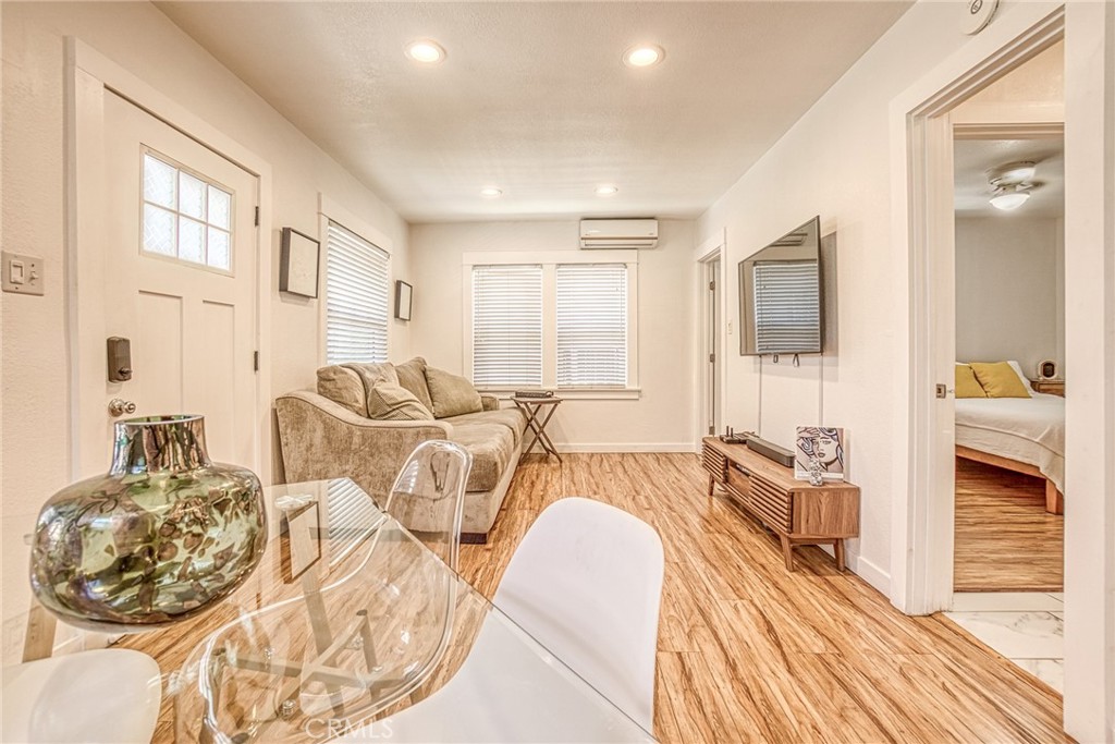 1075 Coronado Avenue Property Photo 7