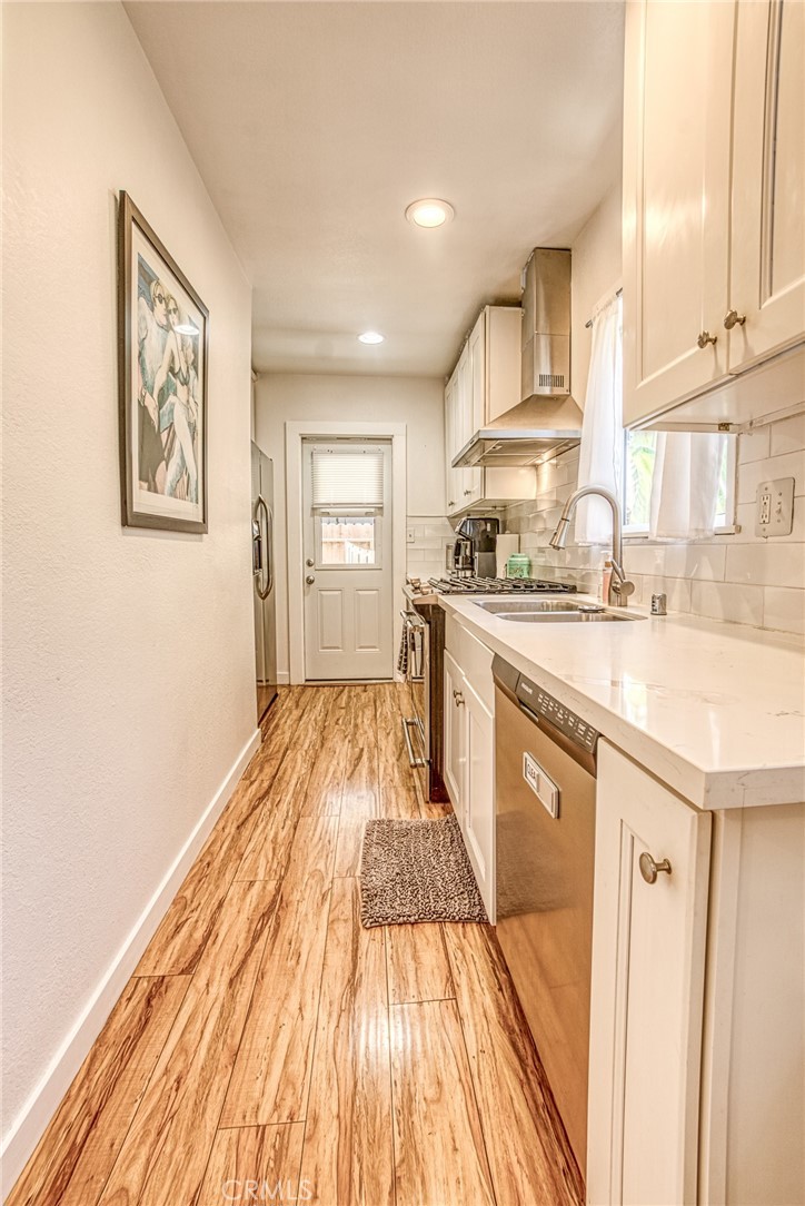1075 Coronado Avenue Property Photo 11