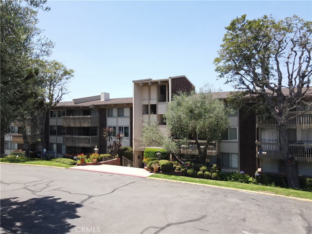 6542 Ocean Crest Drive B114 Property Photo 4
