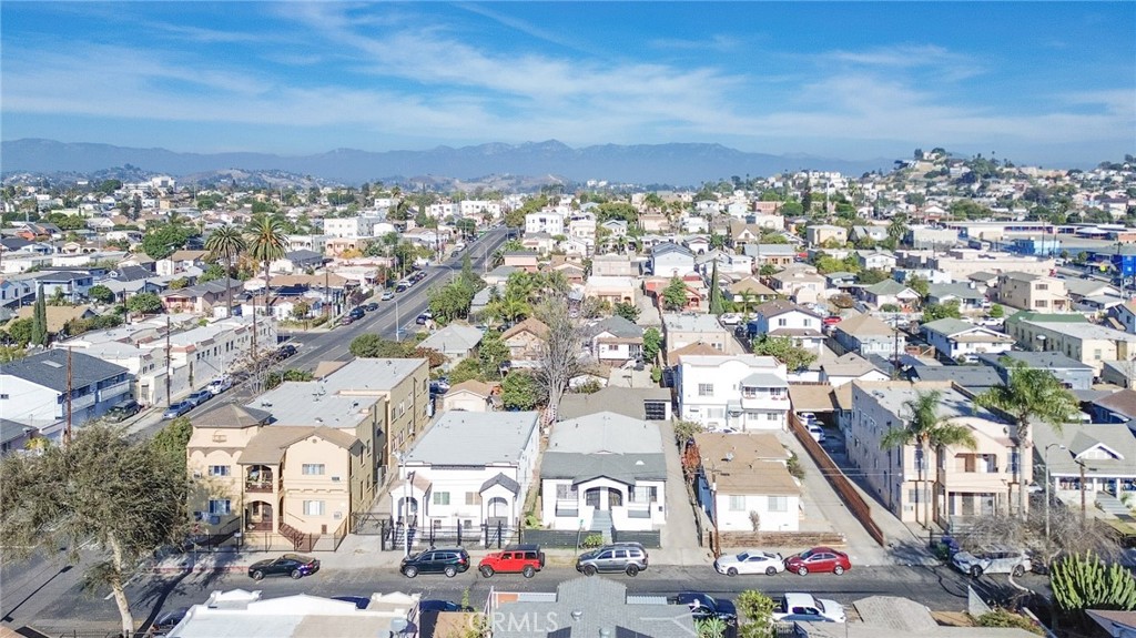 2809 Folsom Street Property Photo 7
