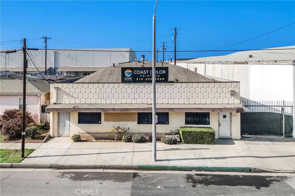 16301 S Broadway Street Property Photo 2