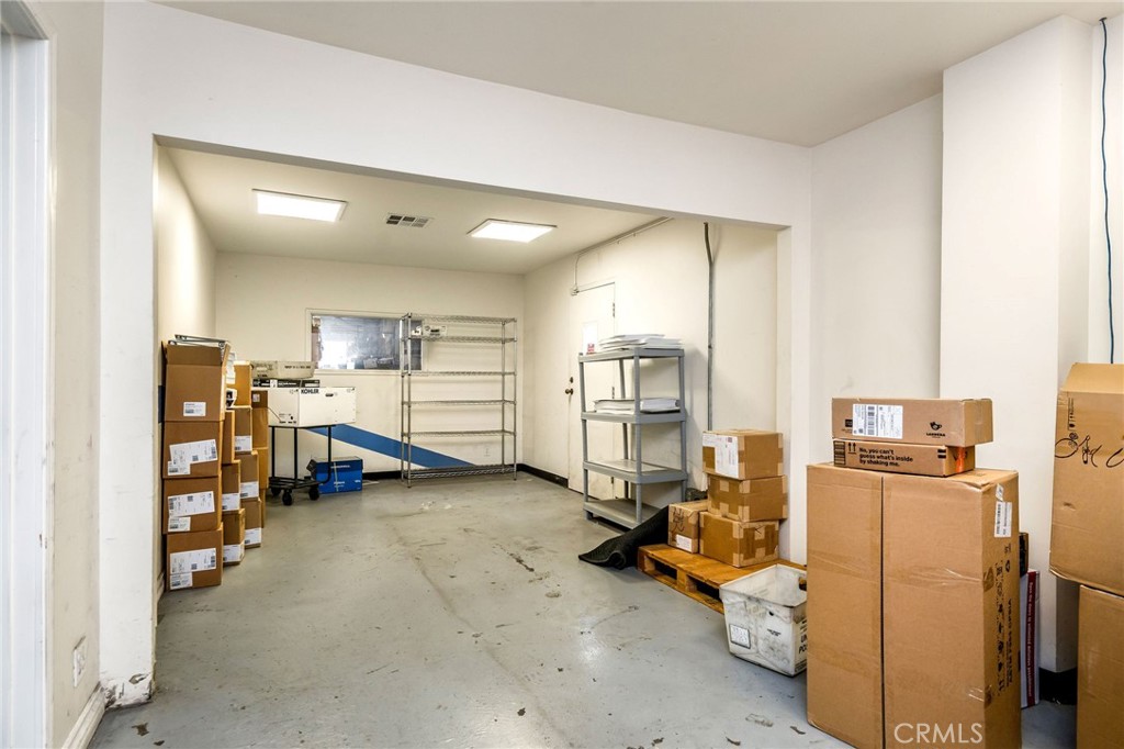 16301 S Broadway Street Property Photo 9
