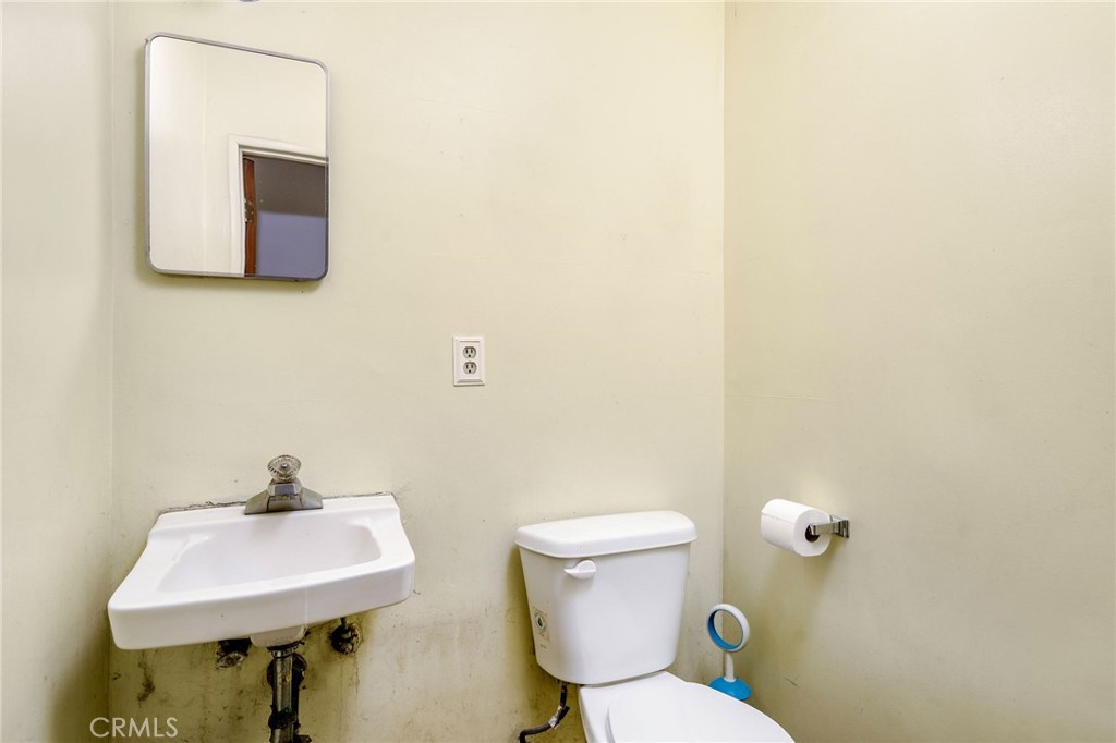 16301 S Broadway Street Property Photo 18