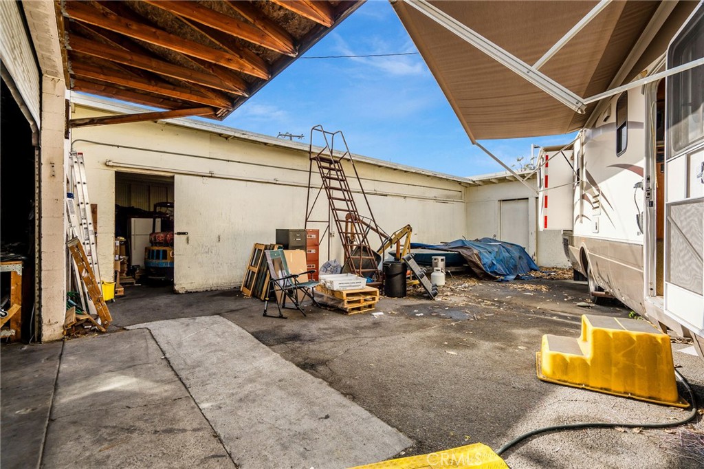 16301 S Broadway Street Property Photo 24